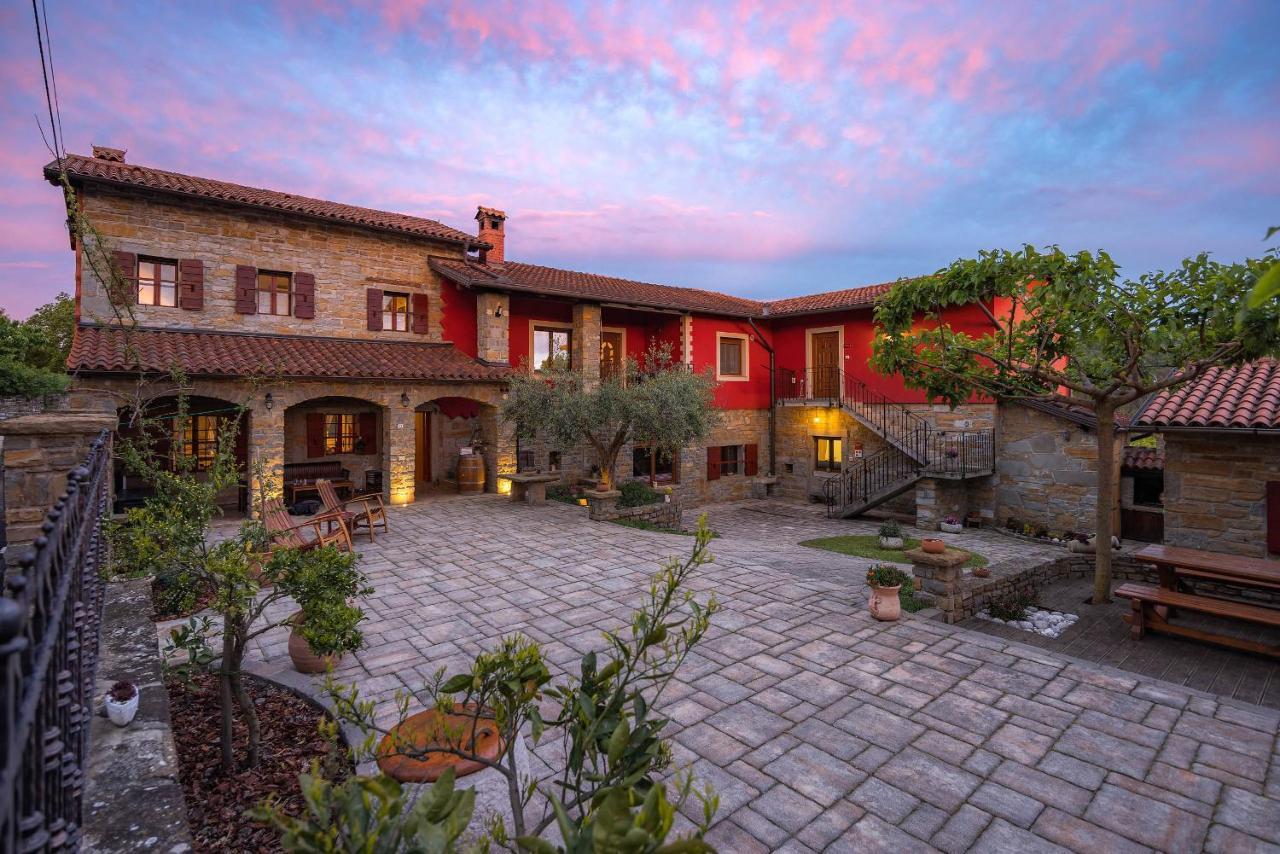 Touristfarm - Apartments "Red Fairytale" Marezige Exterior photo