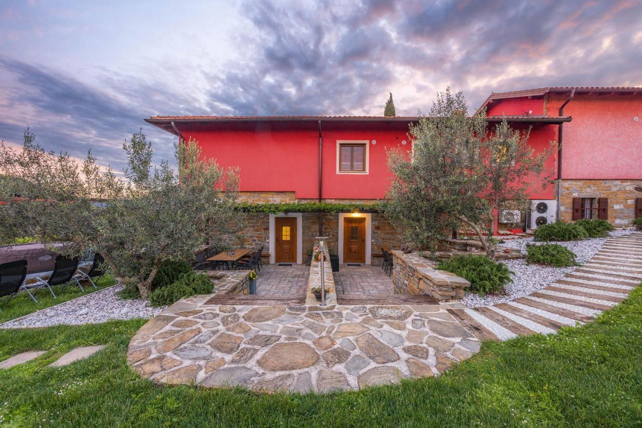 Touristfarm - Apartments "Red Fairytale" Marezige Exterior photo