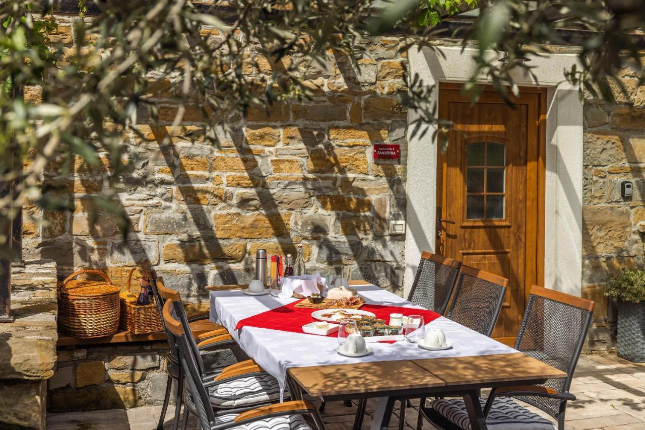 Touristfarm - Apartments "Red Fairytale" Marezige Exterior photo