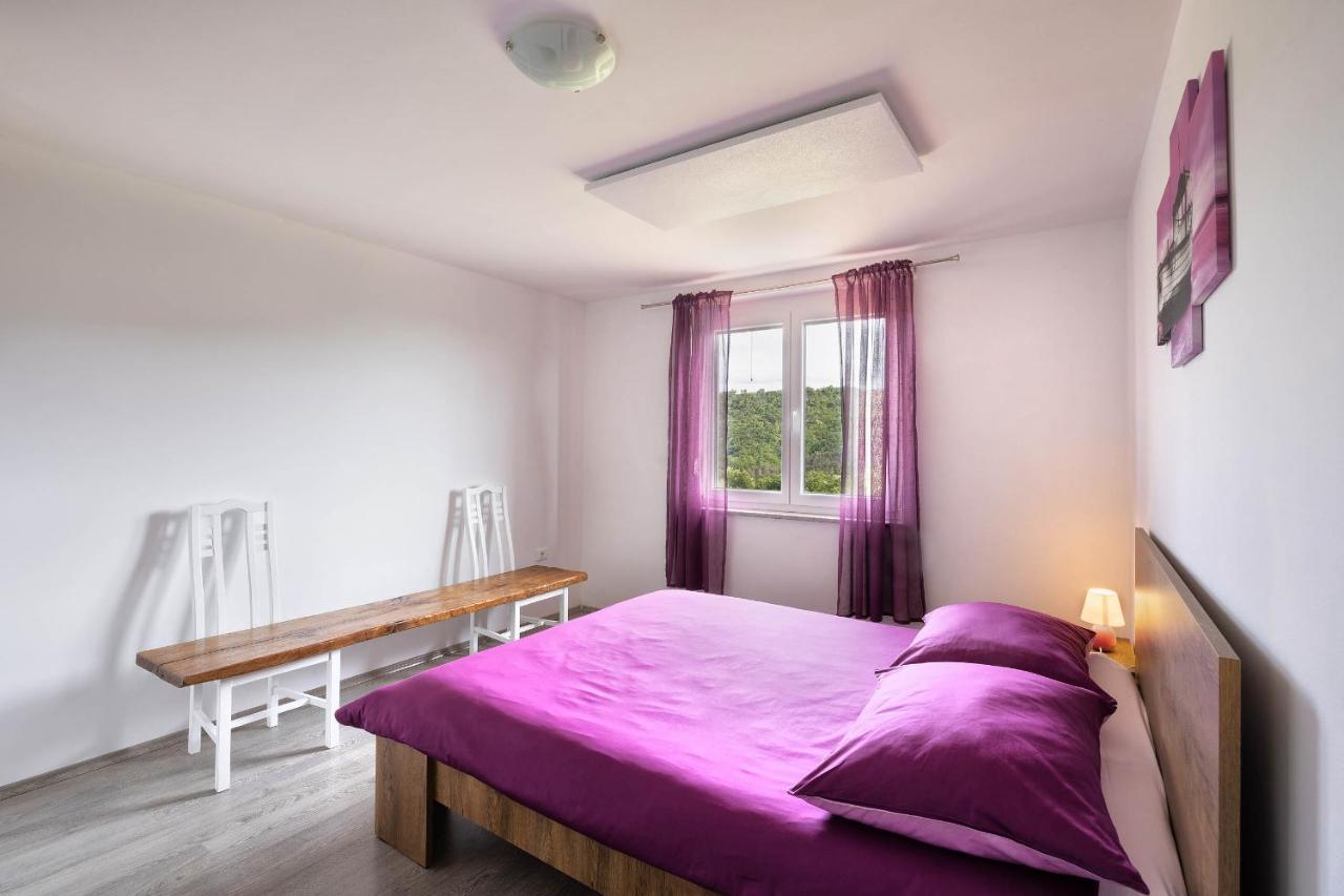 Touristfarm - Apartments "Red Fairytale" Marezige Exterior photo